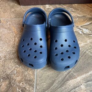 Unisex NAVY BLUE CROCS Classic Clogs Shoes‎ Men’s 9 Women’s 11